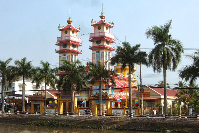 delta du mekong temple caodaiste